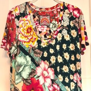 Johnny Was tee t-shirt soft bamboo knit short sleeve V neck M